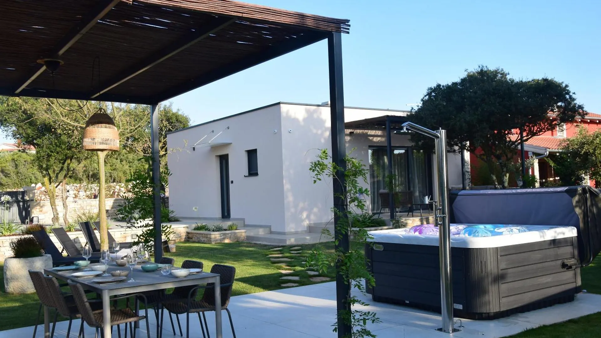 Holiday House With Jacuzzi In Rovinj 2306